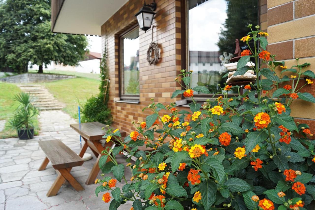 Hotel-Landgasthof Henghuber Roetz Экстерьер фото